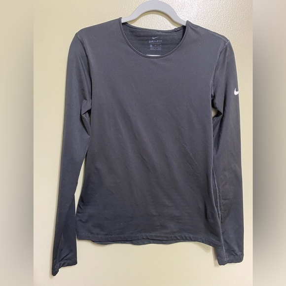 Nike Tops - Nike Dry Fit Top, Size‎ M